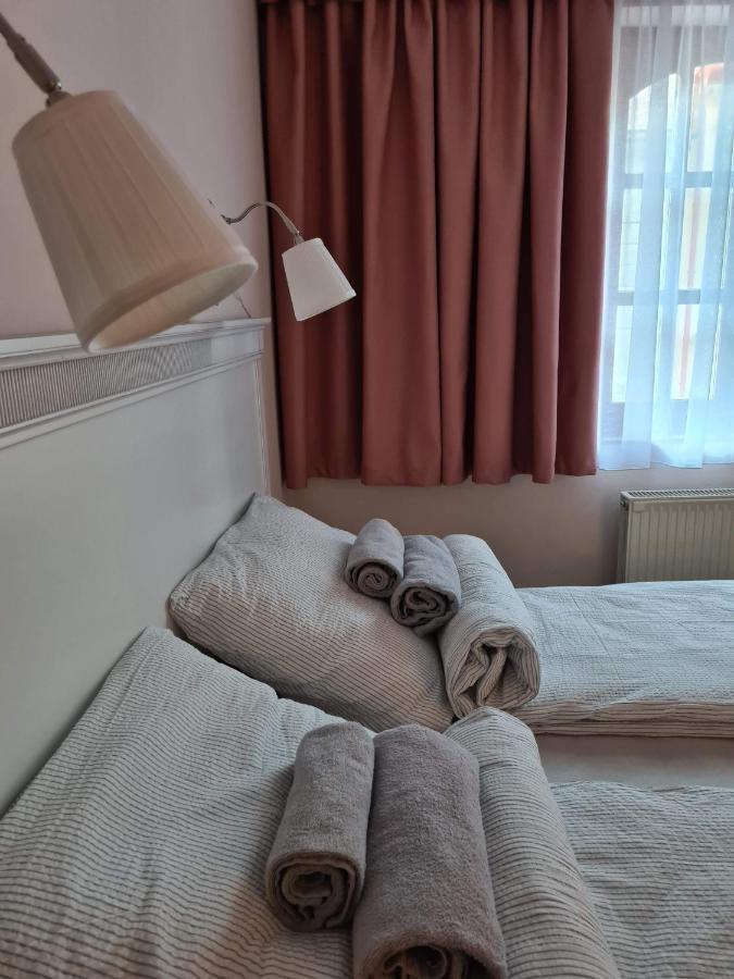 Bed and Breakfast Palantir Panzio Miskolc Exterior foto