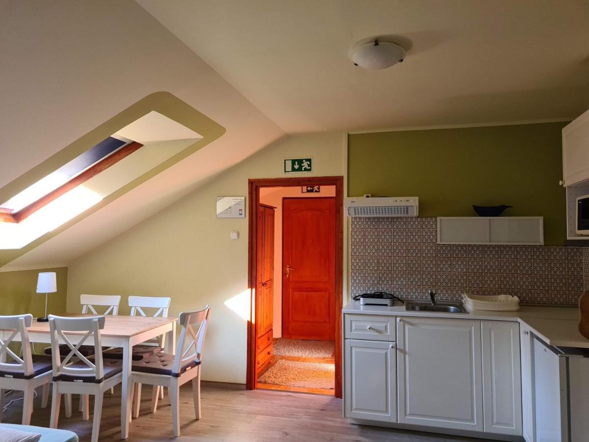 Bed and Breakfast Palantir Panzio Miskolc Exterior foto