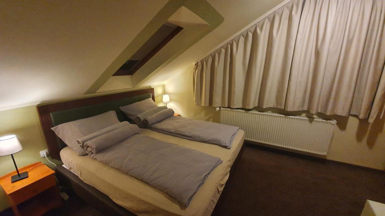 Bed and Breakfast Palantir Panzio Miskolc Exterior foto