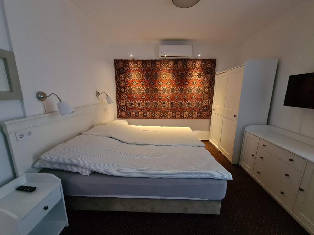 Bed and Breakfast Palantir Panzio Miskolc Exterior foto