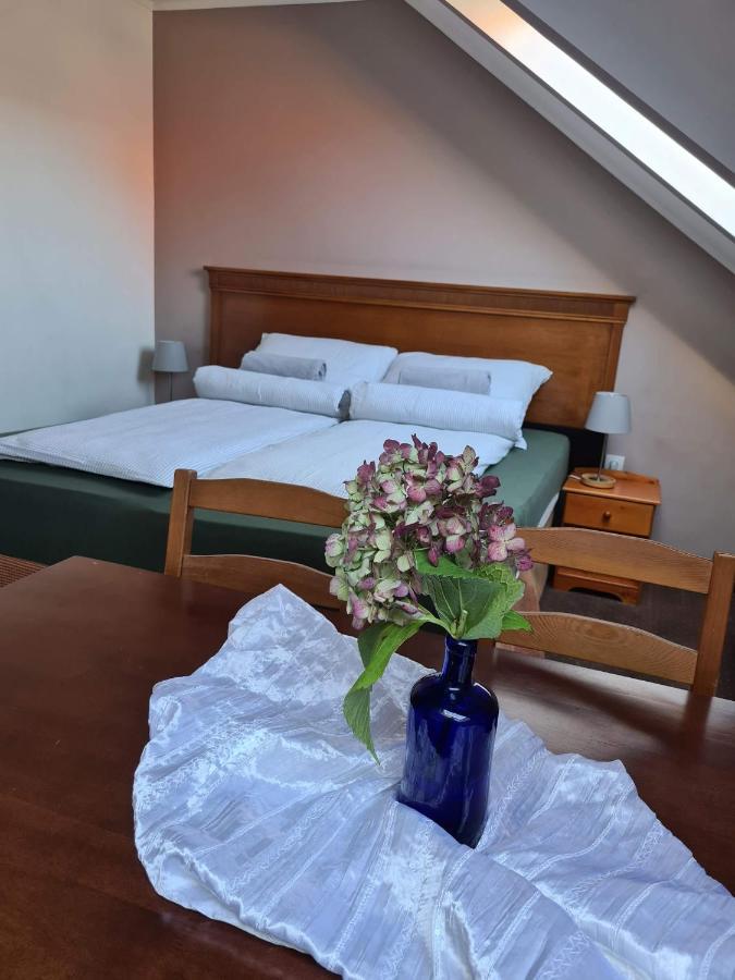 Bed and Breakfast Palantir Panzio Miskolc Exterior foto